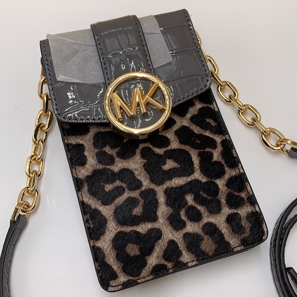 Brand New with Tag
Michael Kors Carmen Small NS Phone XBODY HairCalf Grey Multi - Picture 7 of 16